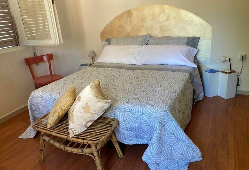 اتاق لوکس, La Villa