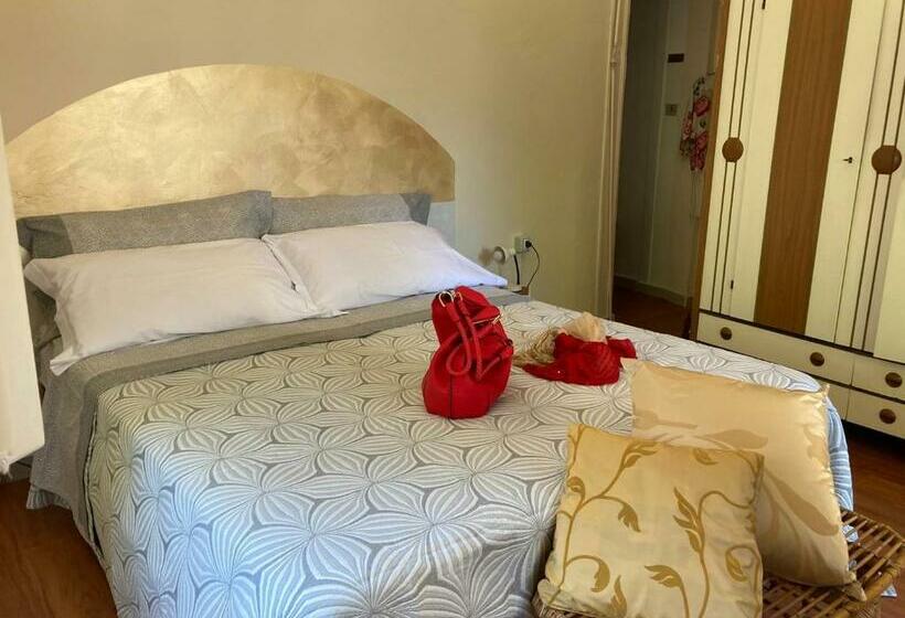 اتاق لوکس, La Villa