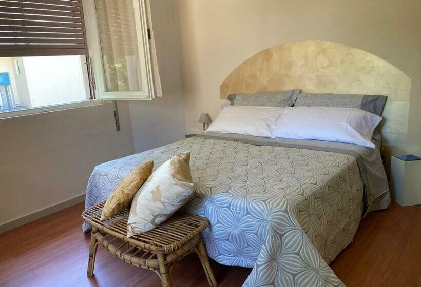 اتاق لوکس, La Villa