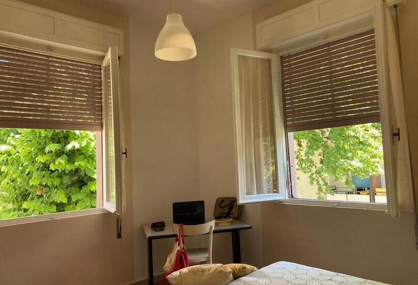 اتاق لوکس, La Villa