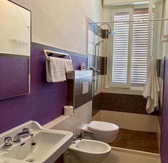 اتاق لوکس, La Villa