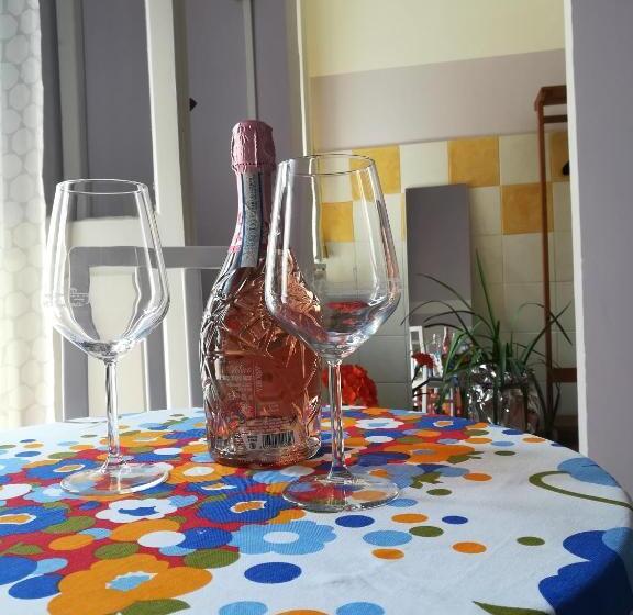 اتاق استاندارد با تخت بزرگ, La Villa