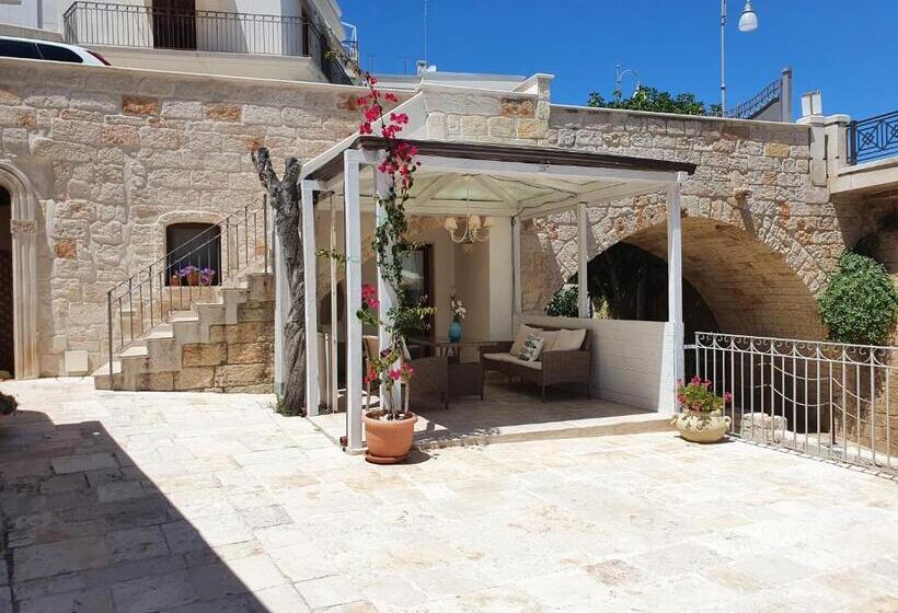 اتاق خانوادگی, Lamanna Summer House