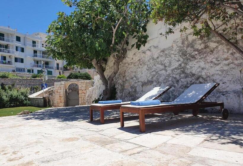 آپارتمان 1 خوابه با تراس, Lamanna Summer House