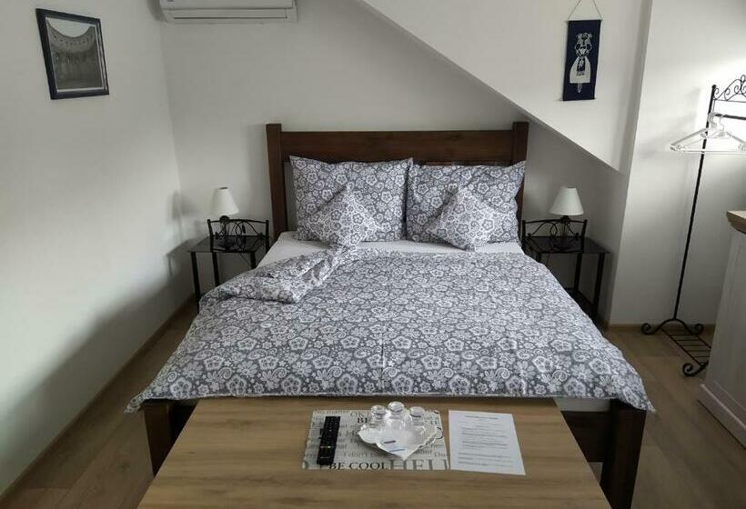 スタンダードトリプルルーム, Penzion A Restaurace U Kalendů