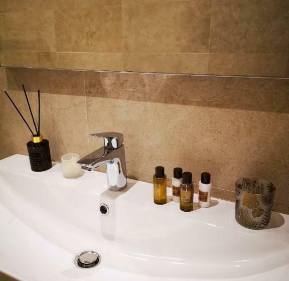 デラックススタジオ, River Inn Arco