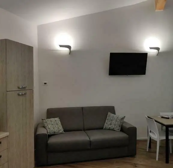 استودیوی لوکس, River Inn Arco