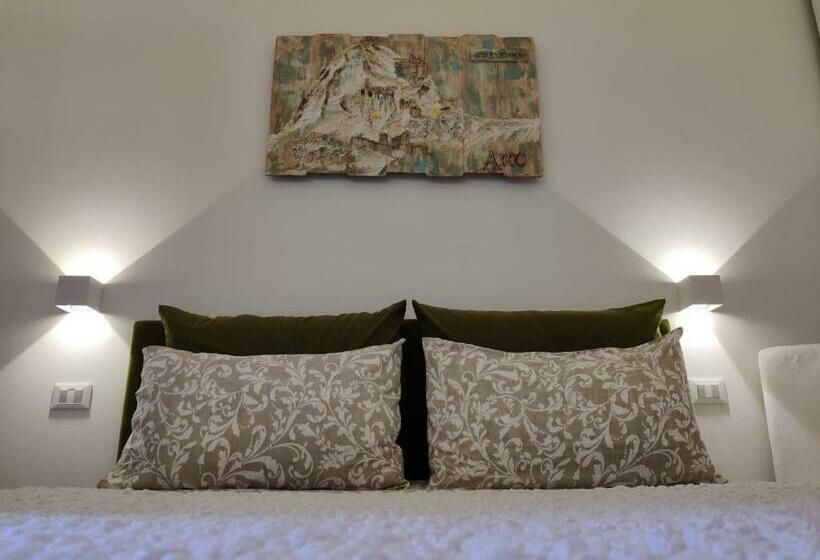 デラックススタジオ, River Inn Arco