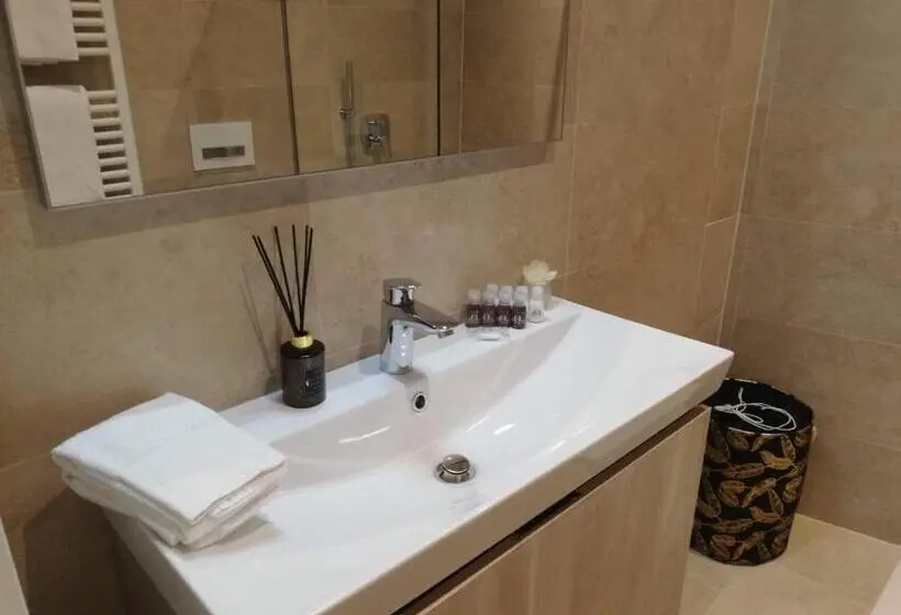 اتاق لوکس, River Inn Arco