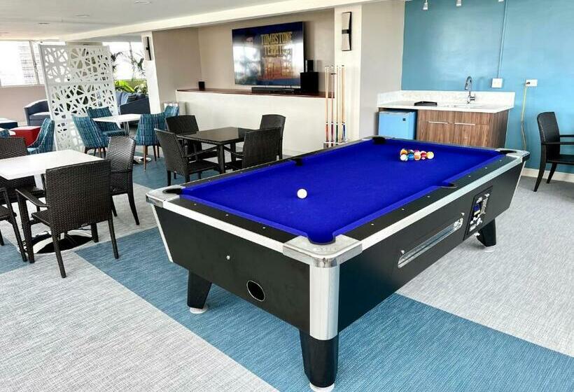 شقة غرفة واحدة مطلة على البحر, Pacific Monarch   1 Br   Ocean And City Views!