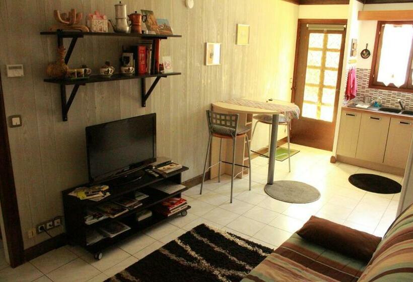 자쿠지 스위트, Les Champs Dorés