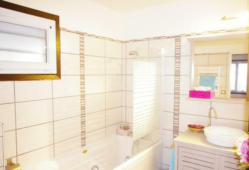 자쿠지 스위트, Les Champs Dorés