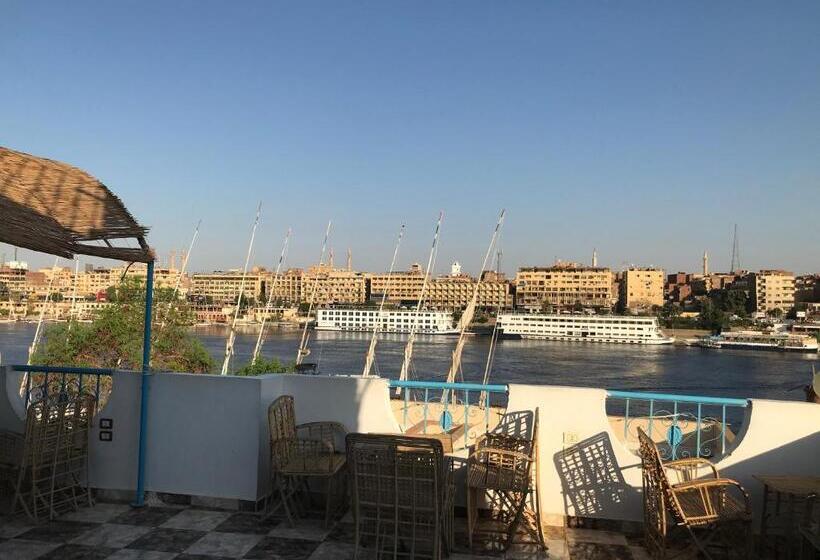 اتاق استاندارد سه نفره, Nubian Paradise