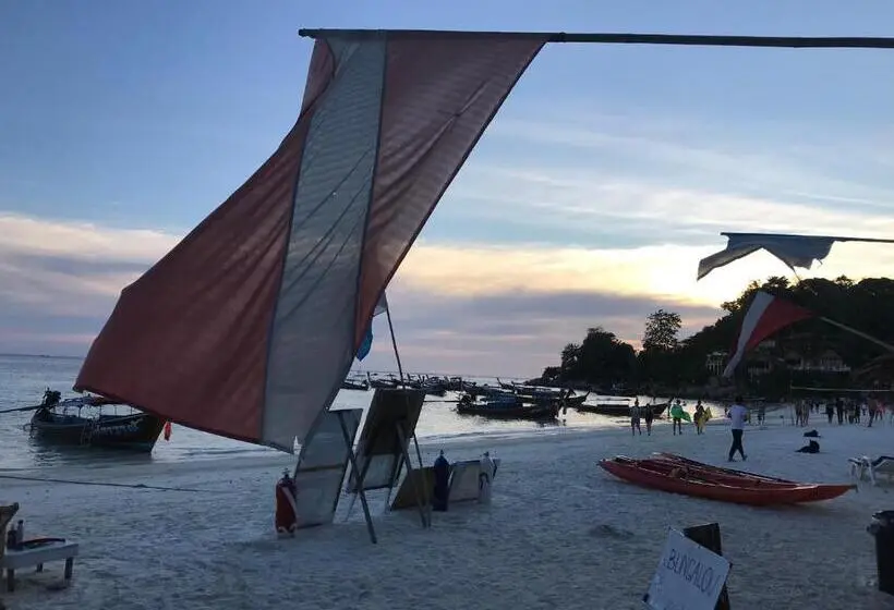 اتاق خانوادگی با چشم‌انداز دریا, Forra Pattaya Beach Front Bungalow