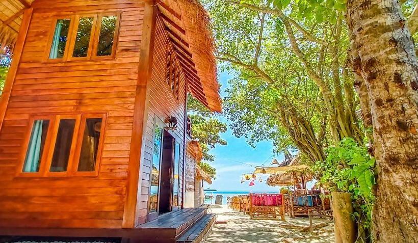 Семейный Номер Вид на Море, Forra Pattaya Beach Front Bungalow
