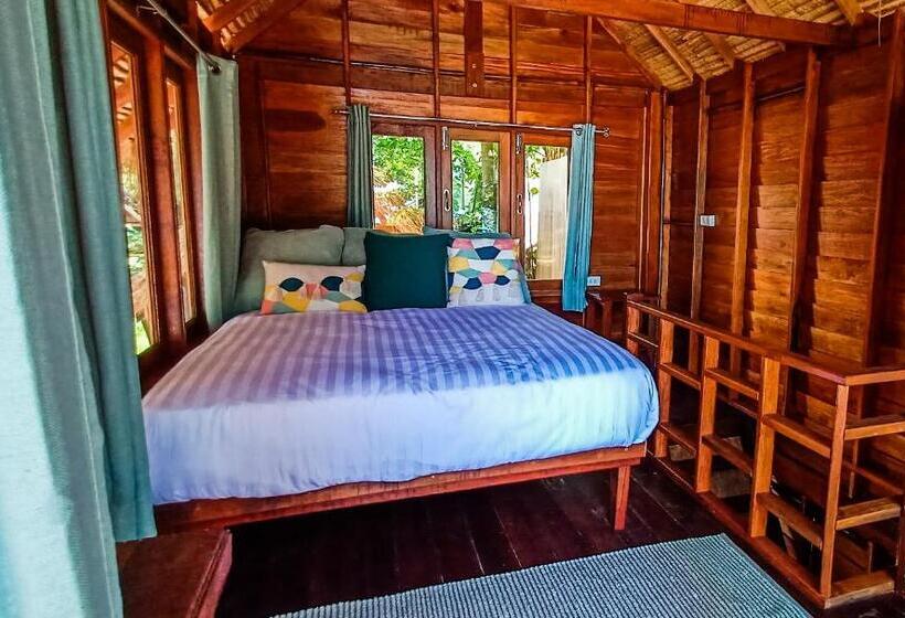 غرفة عائلية مطلّة علي البحر, Forra Pattaya Beach Front Bungalow