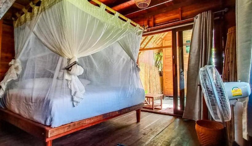 غرفة عائلية ذات إطلالة جانبية على البحر, Forra Pattaya Beach Front Bungalow