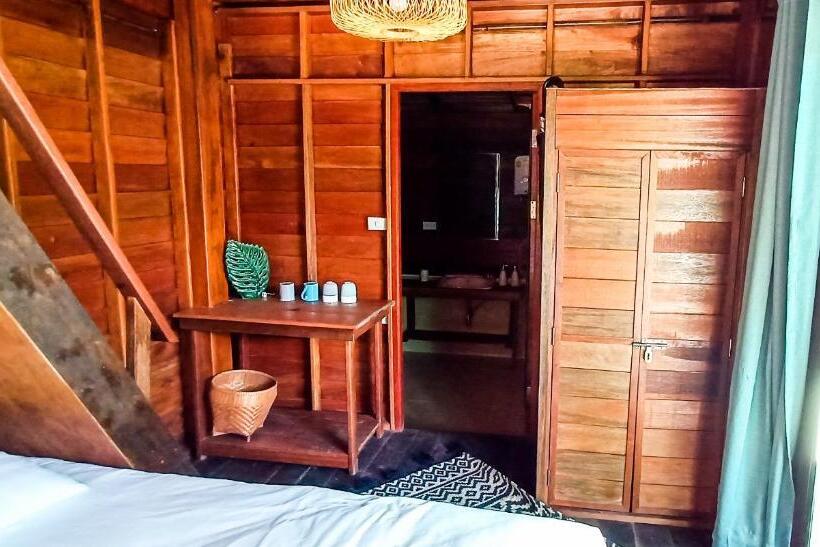 غرفة عائلية مطلّة علي البحر, Forra Pattaya Beach Front Bungalow