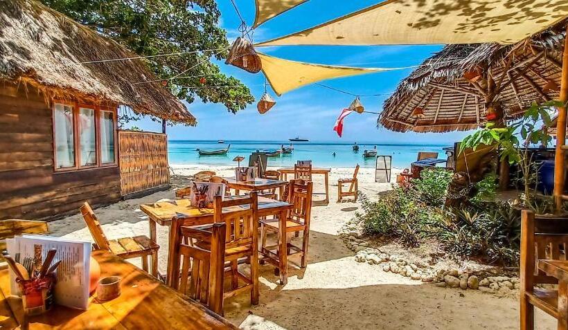 غرفة عائلية ذات إطلالة جانبية على البحر, Forra Pattaya Beach Front Bungalow