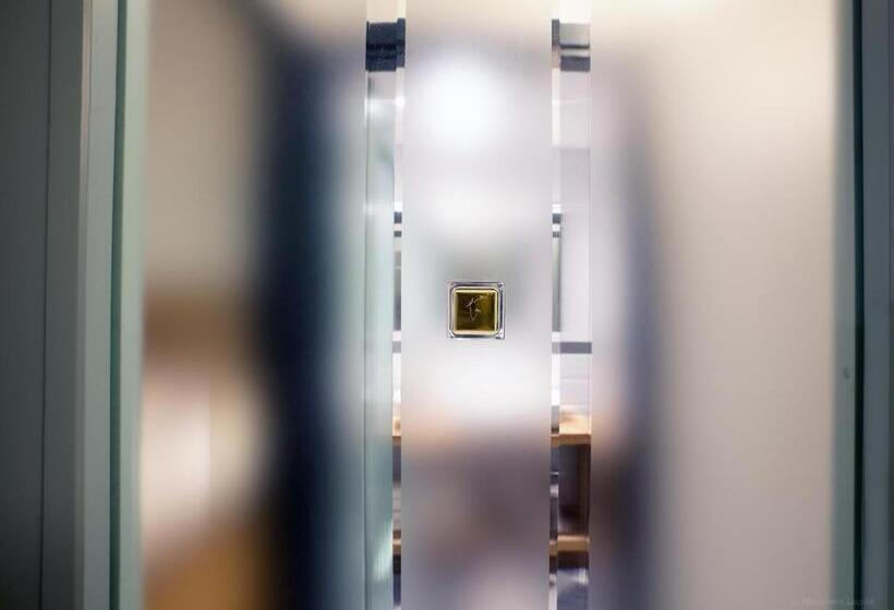 سوییت سوپریور, Aymon De Challant