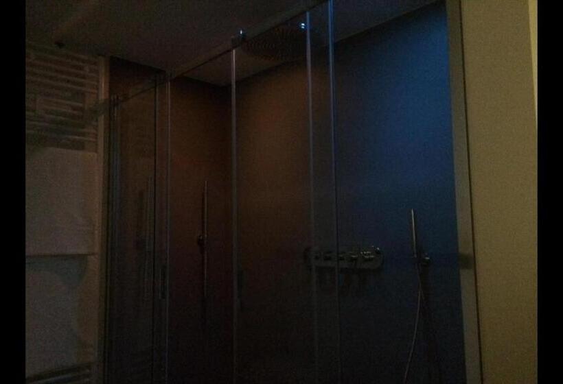 سوییت سوپریور, Aymon De Challant