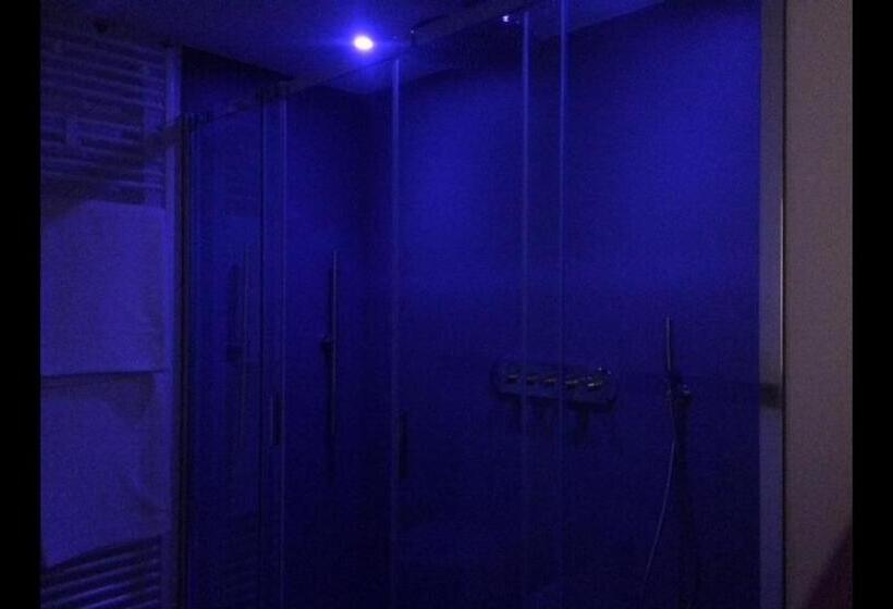 سوییت سوپریور, Aymon De Challant