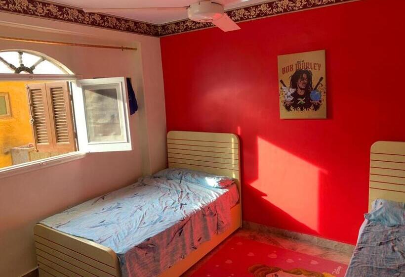 اتاق استاندارد با سرویس بهداشتی مشترک, Bob Marley Guest House