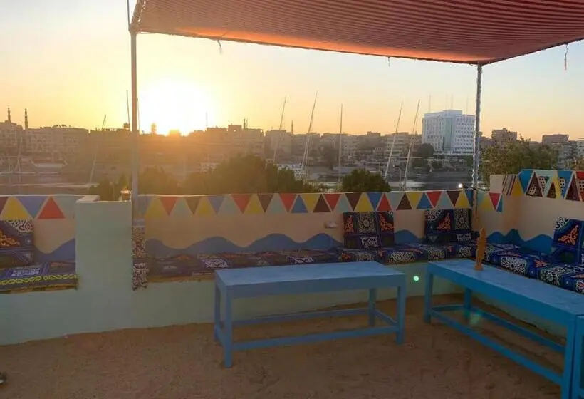 اتاق لوکس, Bob Marley Guest House