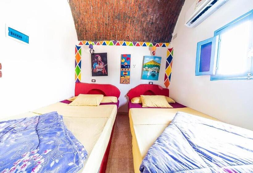 اتاق استاندارد, Bob Marley Guest House