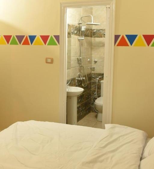 اتاق اکونومی, Bob Marley Guest House