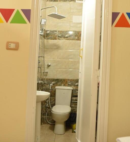 اتاق اکونومی, Bob Marley Guest House