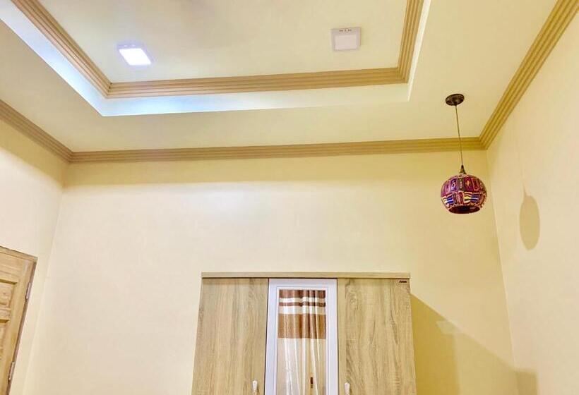 اتاق لوکس, Endhaa, Divers Home