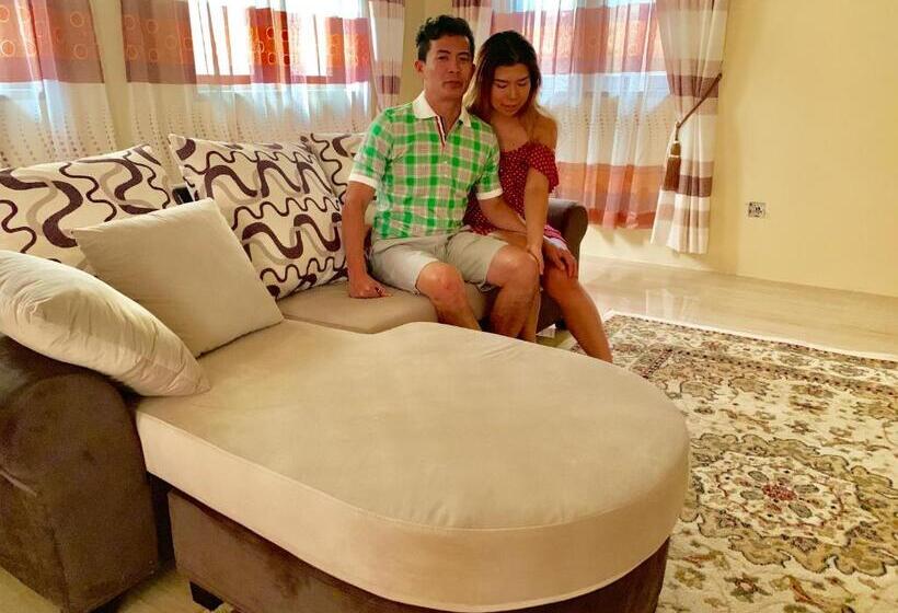 اتاق لوکس, Endhaa, Divers Home