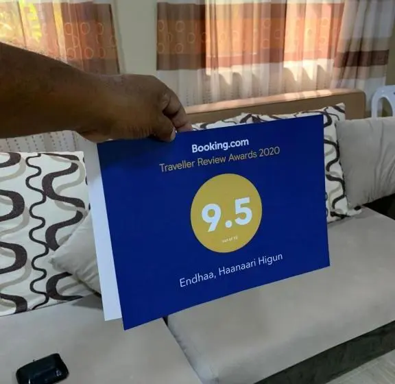 اتاق لوکس, Endhaa, Divers Home