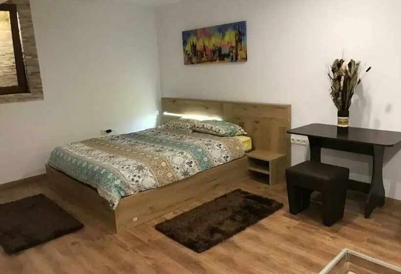 Huoneisto 1 Makuuhuone, Regim Hotelier Pietonală