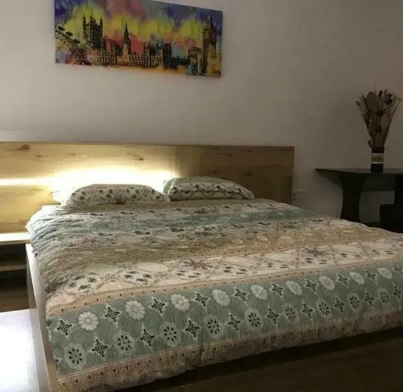 Huoneisto 1 Makuuhuone, Regim Hotelier Pietonală