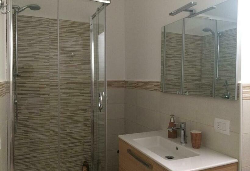 スタンダードトリプルルーム, B&b Adele