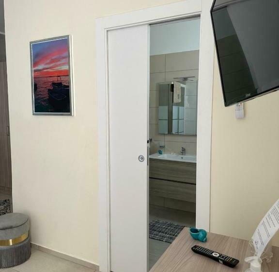 اتاق استاندارد سه نفره, B&b Stella Salento Karin