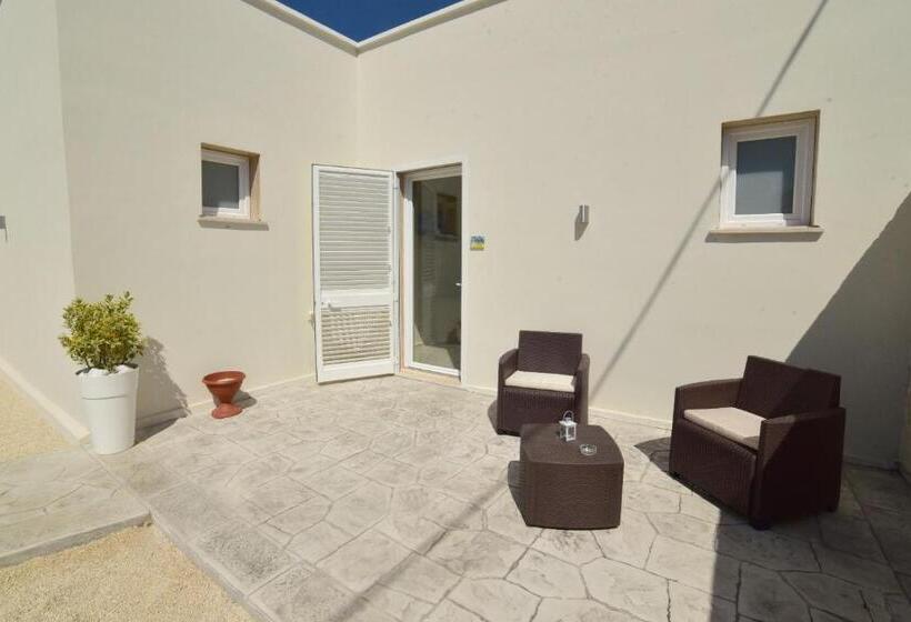 اتاق استاندارد سه نفره, B&b Stella Salento Karin