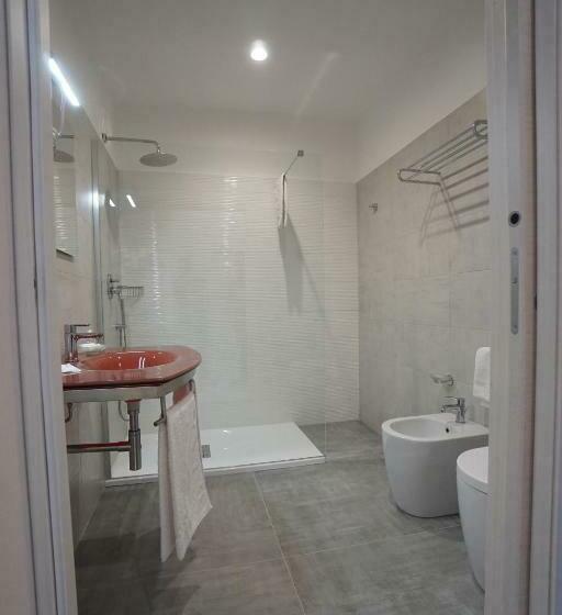 חדר דלוקס לארבעה, Terra Di Negroamaro