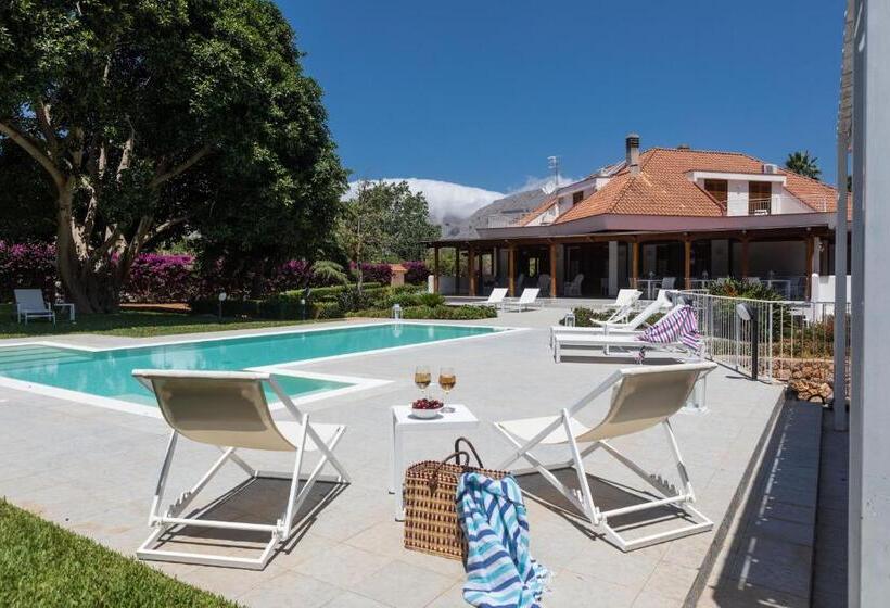 ویلای یک اتاق خوابه با استخر شنا, Il Giardino Di Venere