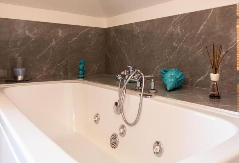 ویلای یک اتاق خوابه با استخر شنا, Il Giardino Di Venere