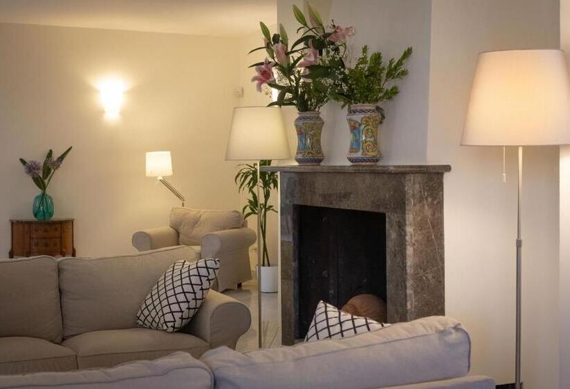 ویلای یک اتاق خوابه با استخر شنا, Il Giardino Di Venere