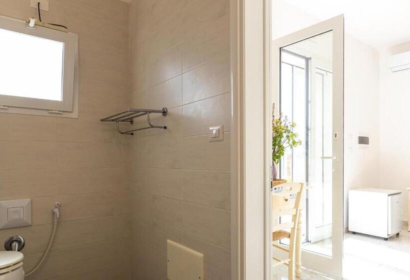 غرفة قياسية لذوى الاحتياجات الخاصة, Salentospita Guest Rooms