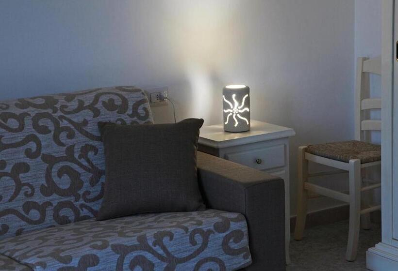 غرفة قياسية لذوى الاحتياجات الخاصة, Salentospita Guest Rooms