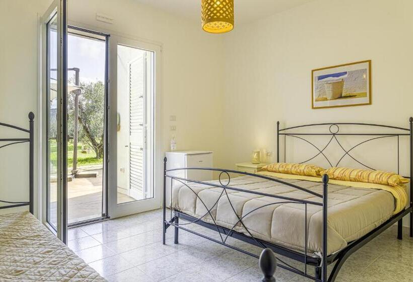 Трехместный Номер Стандарт Вид на Сад, Salentospita Guest Rooms