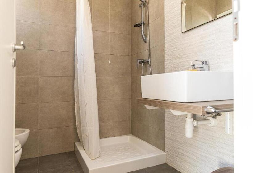 غرفة سوبيريور رباعية, Salentospita Guest Rooms