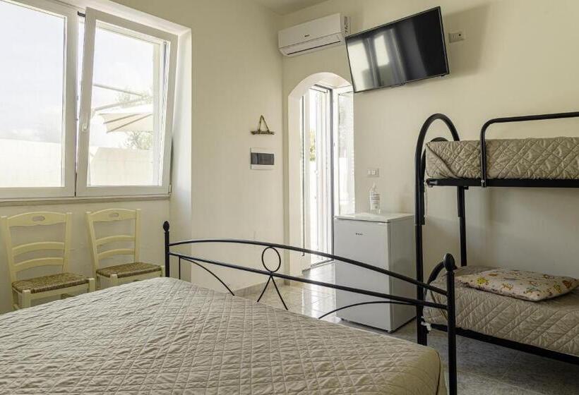 غرفة سوبيريور رباعية, Salentospita Guest Rooms