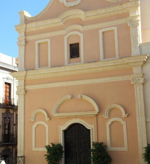 اتاق استاندارد, Sant Efisio Host