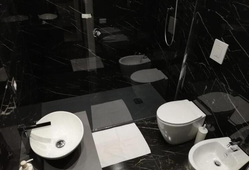 اتاق استاندارد, Sant Efisio Host